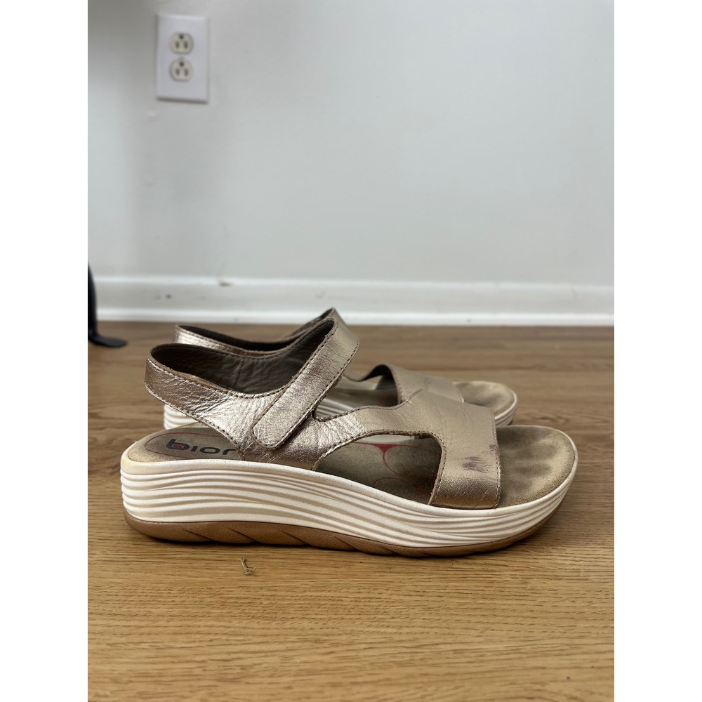 Bionica Cybele Silver Pewter Platform Sandal 7M Gold Metallic Leather Comfort